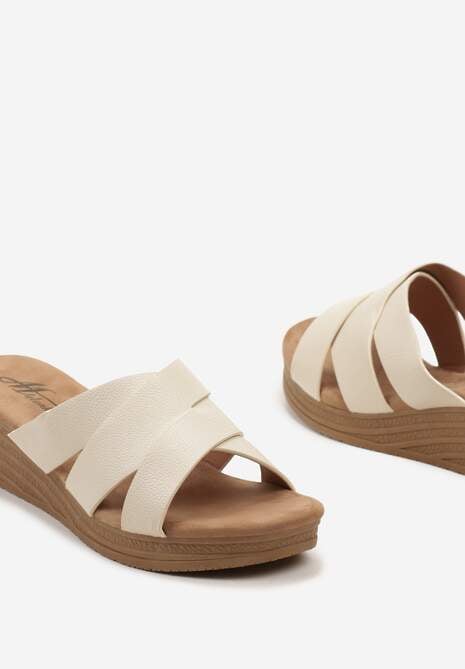 Beżowe Klapki z Ekoskóry na Niskim Koturnie Ellmina