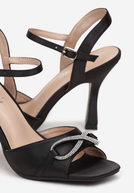 Czarne Sandały na Szpilce z Odkrytym Noskiem i Ozdobą z Cyrkonii Anabeli