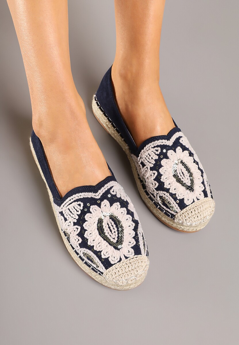 Granatowe Espadryle Ozdobione Haftem i Cekinami na Podeszwie z Plecionki Merindoria