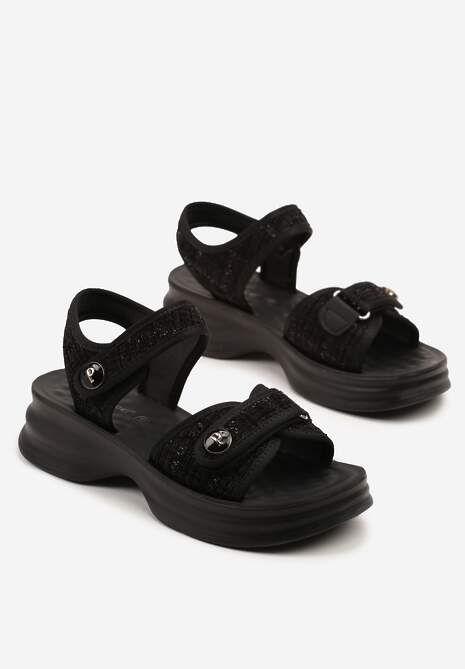 Czarne Sandały na Tłoczonej Platformie z Tweedową Cholewką Odelea