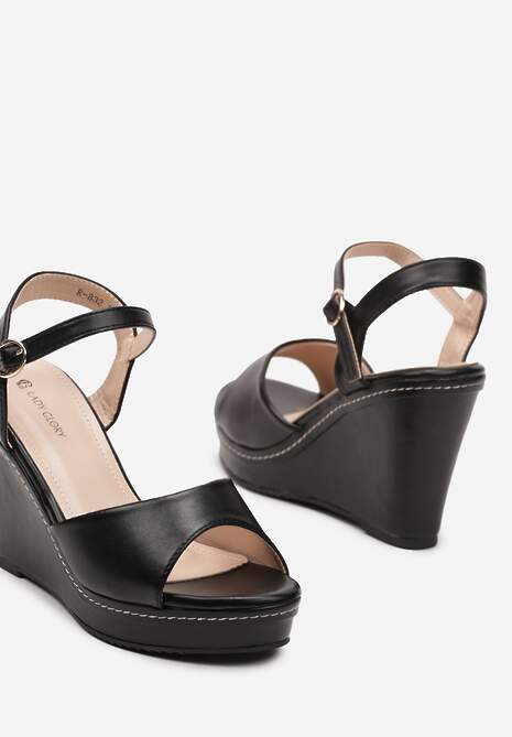 Czarne Casualowe Sandały na Koturnie z Zapięciem na Sprzączkę Cavenna