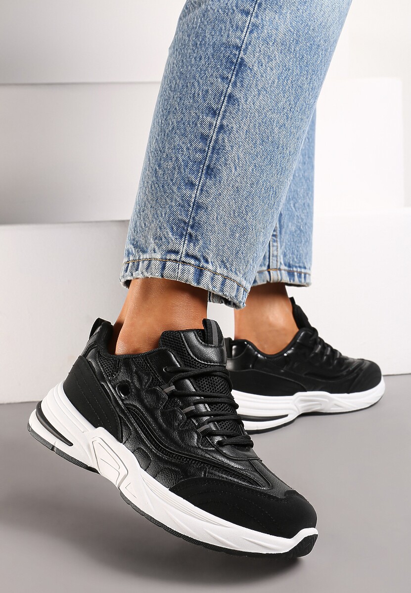 Czarne Sneakersy z Ozdobnym Sznurowaniem i Przeszyciami Tiwaelia