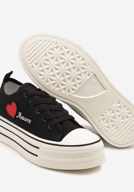 Czarne Trampki na Grubej Podeszwie z Aplikacją i Napisem Eheria