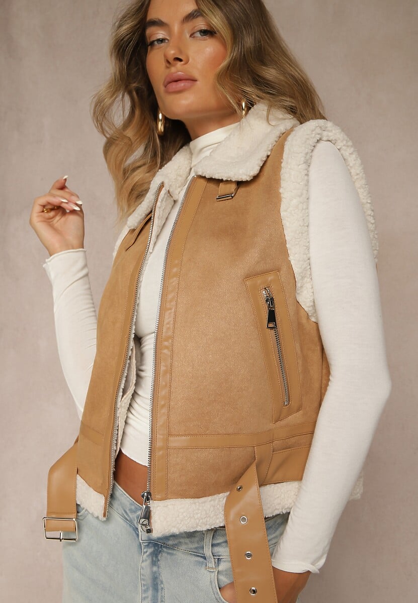 Czarna Kamizelka w Rockowym Stylu z Futerkiem w Stylu Baranka i Klamrą Tiofira