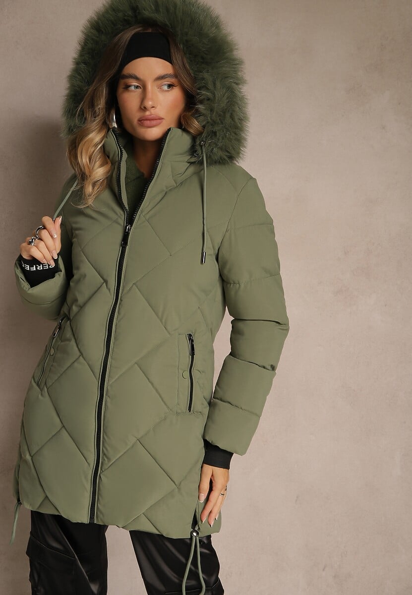 Czarna Kurtka z Pikowanymi Przeszyciami i Kapturem z Futrem Guira