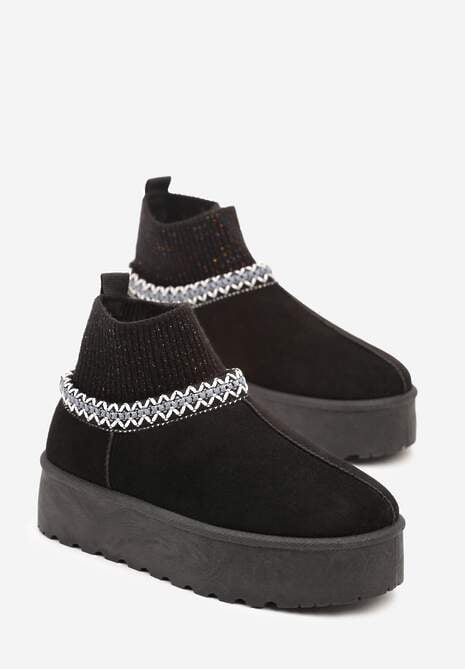 Czarne Śniegowce na Platformie Ozdobione Haftem i Elastyczną Cholewką Izaleen