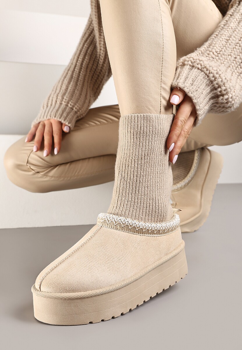 Beżowe Śniegowce na Platformie z Ozdobną Dopasowaną Cholewką i Haftowanymi Obszyciami Tinnacilia