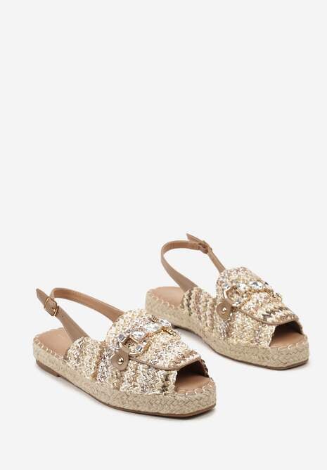 Ciemnobeżowe Sandały z Otwartym Noskiem na Podeszwie z Plecionki Ozdobione Metaliczną Klamrą Tivera