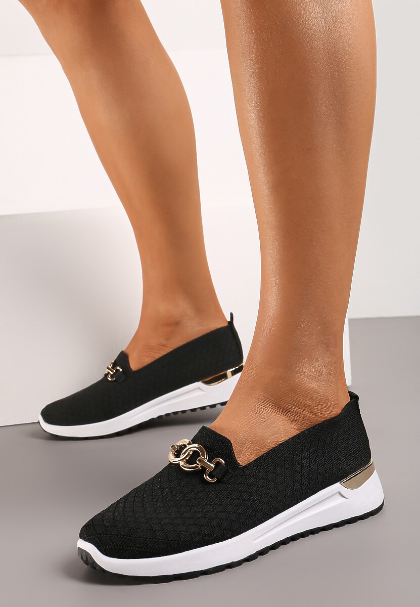 Czarne Wsuwane Półbuty w Stylu Tenisówek Ozdobione Klamrą Wiatalia