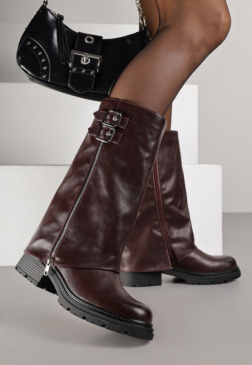 Bordowe Botki z Wywiniętą Cholewką Zdobioną Suwakiem i Sprzączkami Eevea