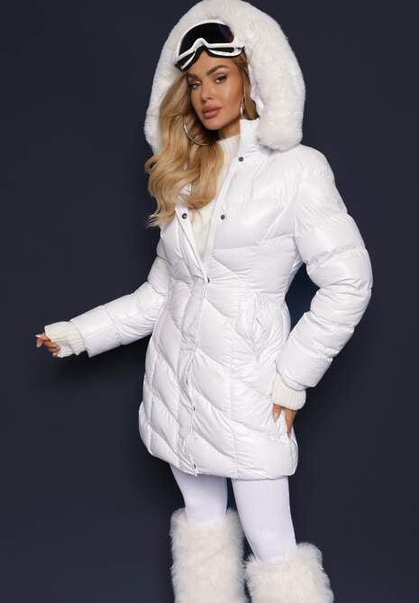 Biała Pikowana Kurtka z Odpinanym Kapturem i Ozdobnym Futerkiem Ainoa