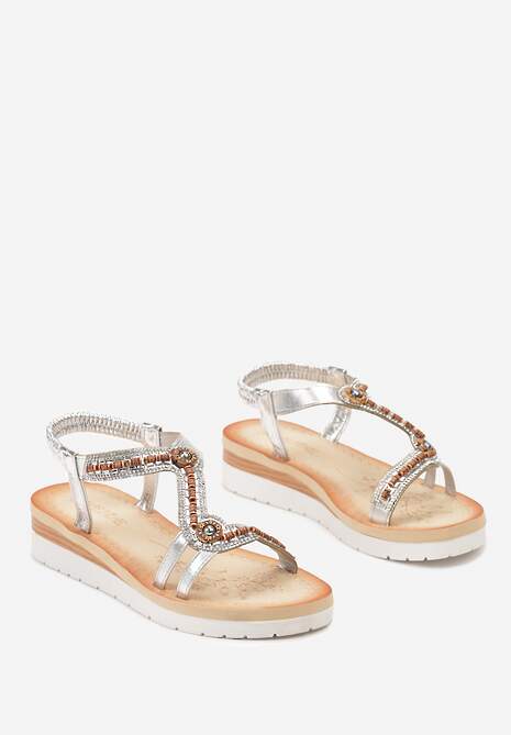 Srebrne Sandały na Niskim Koturnie Ozdobione Koralikami i Cyrkoniami Savion
