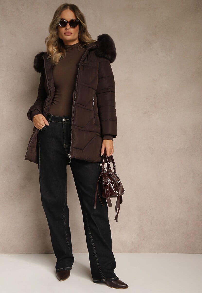 Brązowa Kurtka z Pikowanymi Przeszyciami i Kapturem z Futrem Anindrie