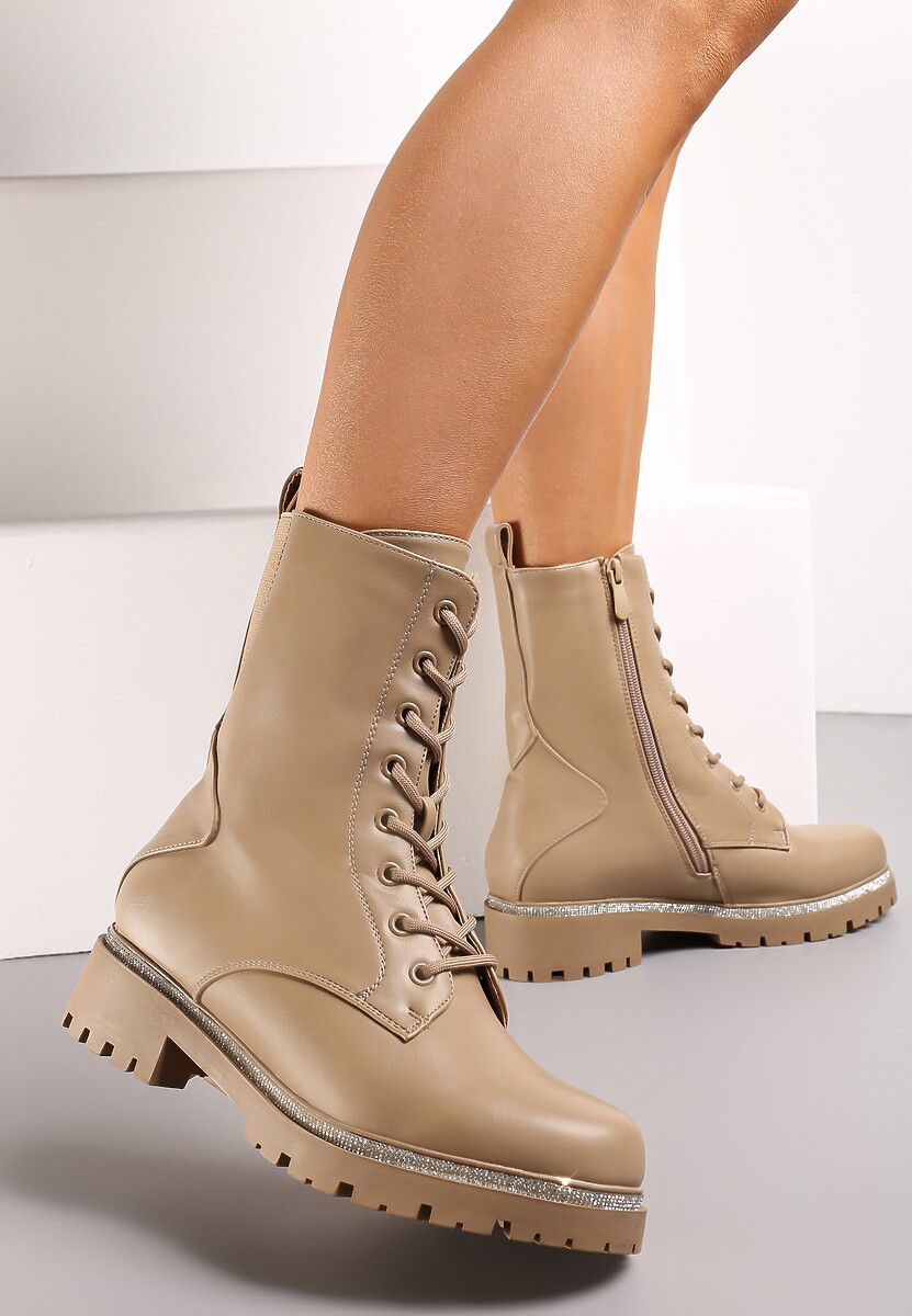 Ciemnobeżowe Botki Workery ze Sznurowaniem i Ozdobnym Paskiem Cyrkonii na Płaskiej Podeszwie Mikiea