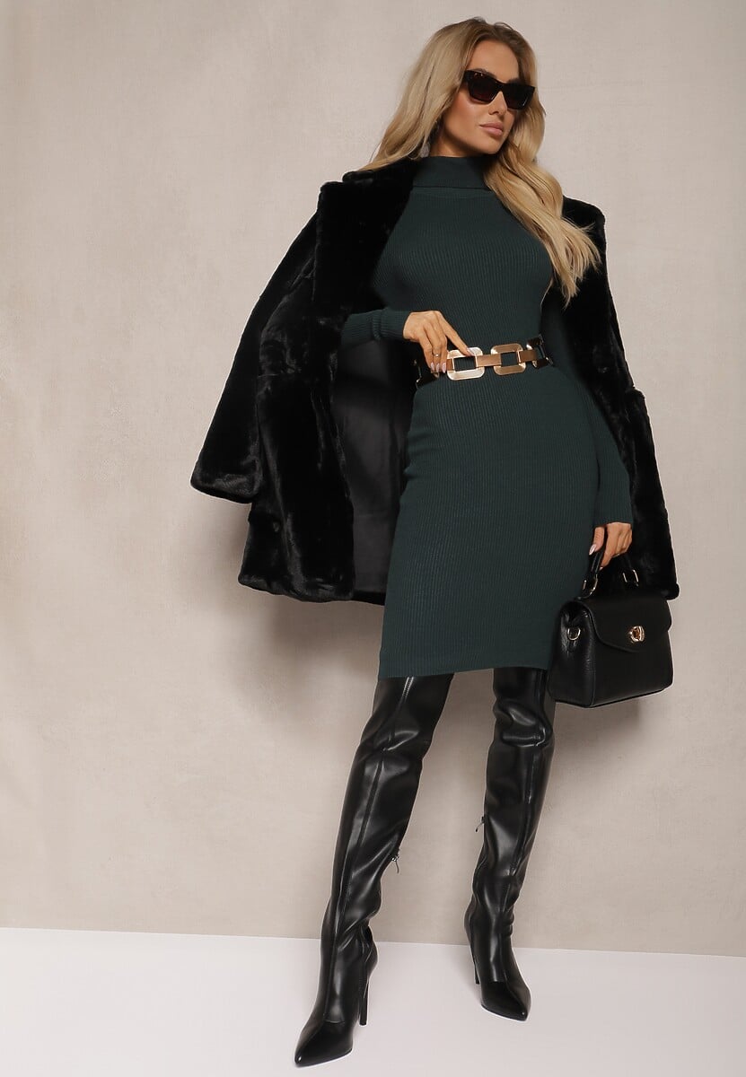 Ciemnozielona Prążkowana Sukienka o Dopasowanym Kroju z Golfem Linarielle