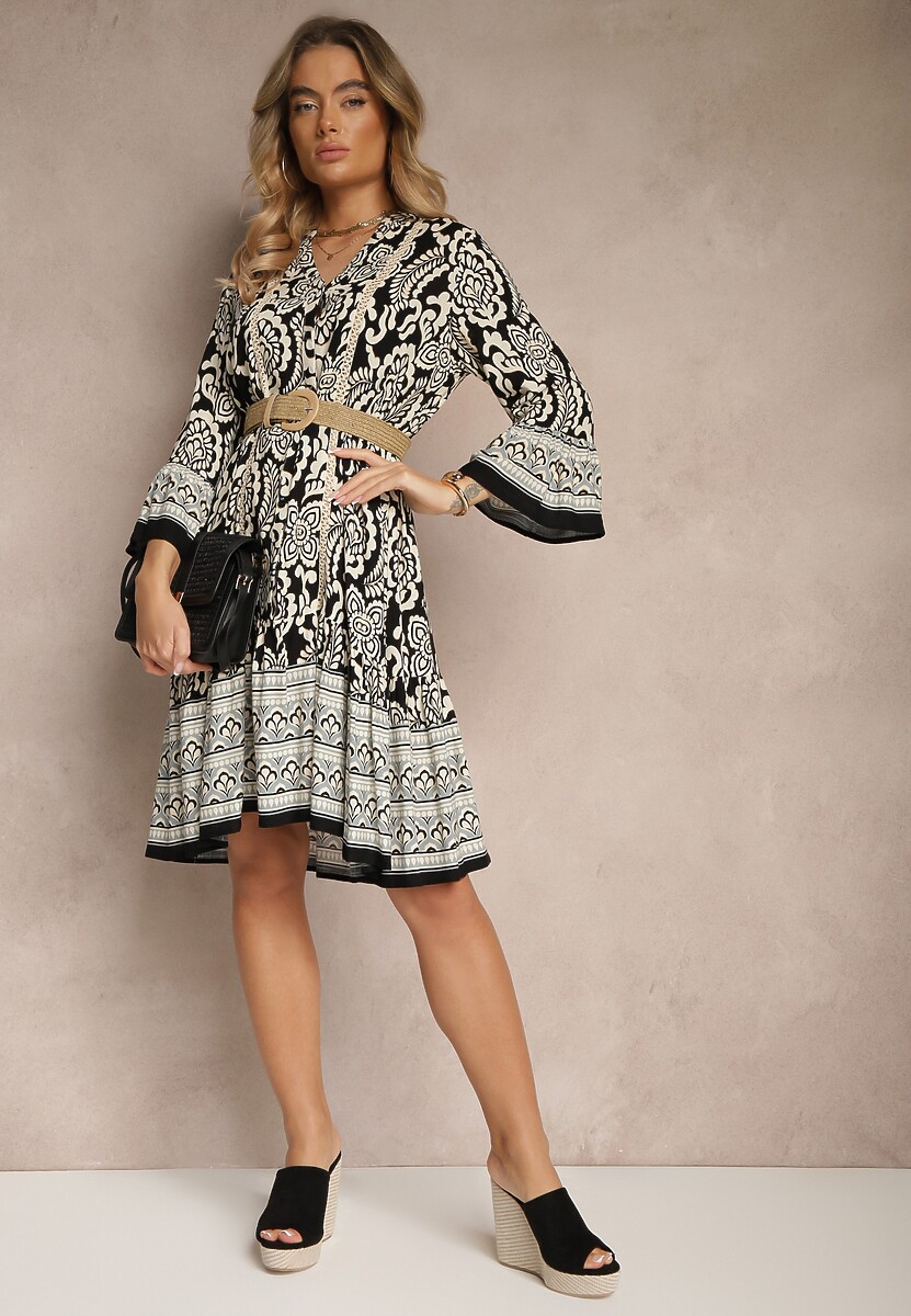 Czarna Rozkloszowana Sukienka z Wiskozy o Koszulowym Kroju w Kwiatowy Print Frolsemi