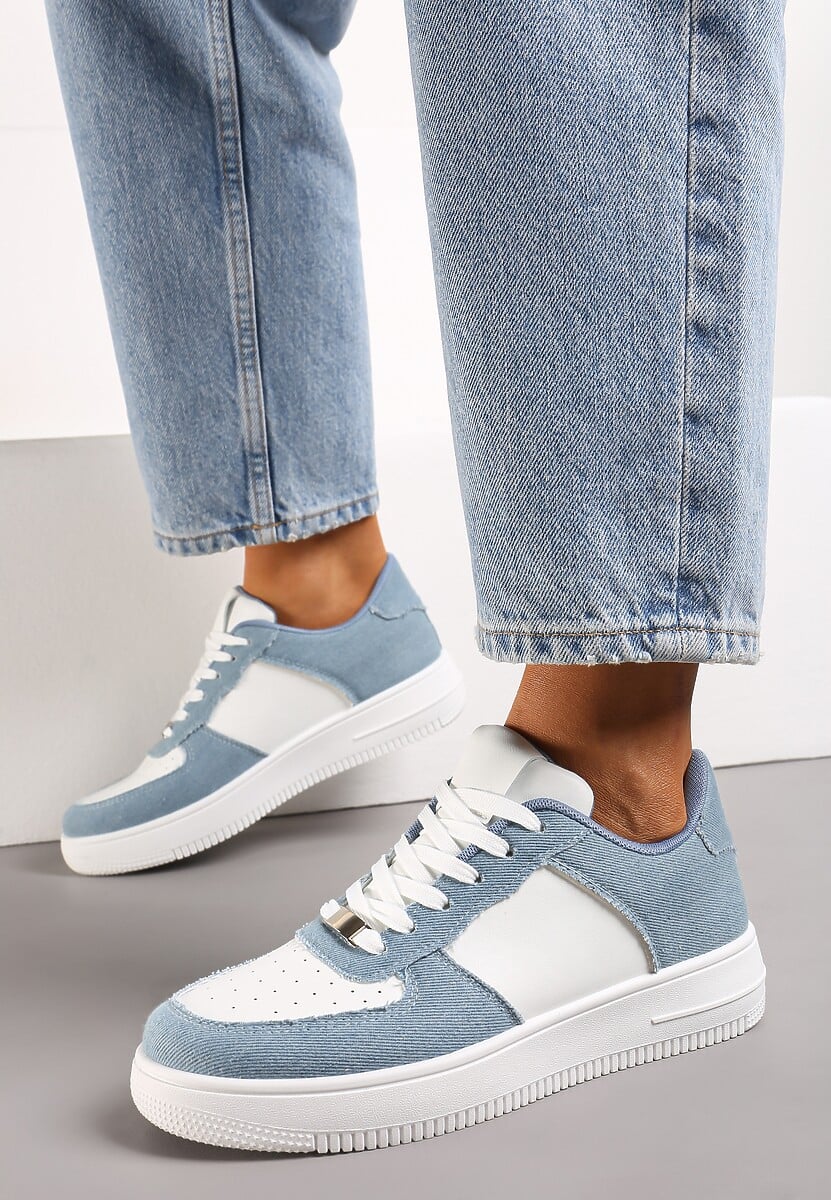 Biało-Niebieskie Klasyczne Sneakersy z Perforacją i Sznurowaniem Natessu