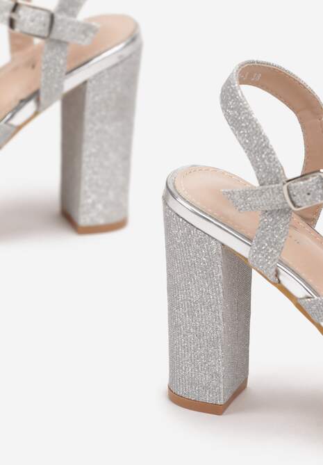 Srebrne Sandały z Cienkimi Brokatowymi Paskami na Słupku Trephone