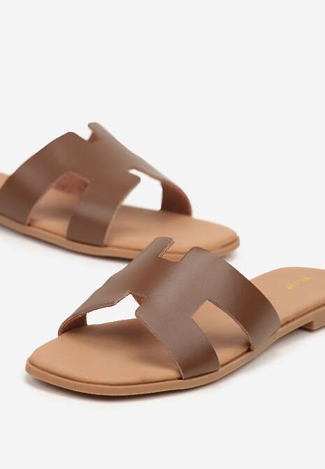 Brązowe Klapki Vices ze Skóry Naturalnej Ozdobione Wycięciami Arqelia