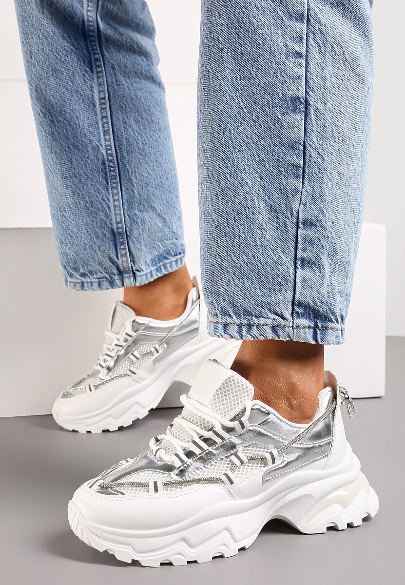 Biało-Srebrne Sneakersy z Metalicznymi Wstawkami na Niskiej Platformie z Ozdobnym Sznurkiem Oiriema