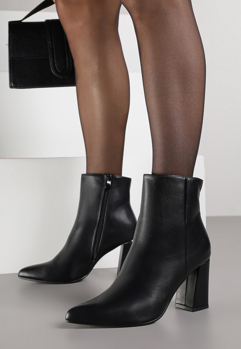 Czarne Botki na Słupku Vices Ozdobione Przeszyciem Illvine