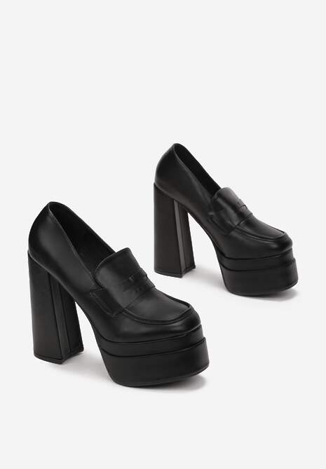 Czarne Czółenka na Wysokim Słupku i Platformie Senu