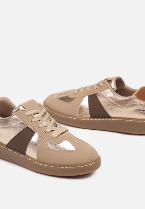Ciemnobeżowe Sneakersy na Płaskiej Podeszwie Ozdobione Metalicznymi Elementami Nevlise