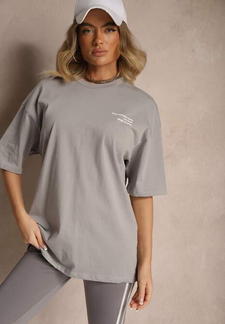 Szara Koszulka o Fasonie T-shirt z Napisami Na Plecach i na Przodzie Seninora