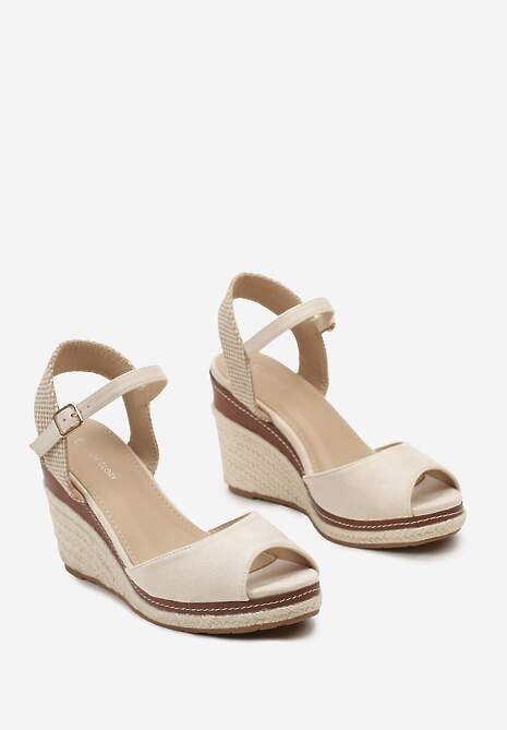 Beżowe Sandały na Koturnie Ozdobionym Plecionką z Juty Admerla