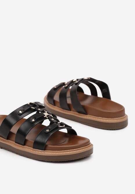 Czarne Klapki na Platformie Ozdobione Metalicznymi Wstawkami Eloneira