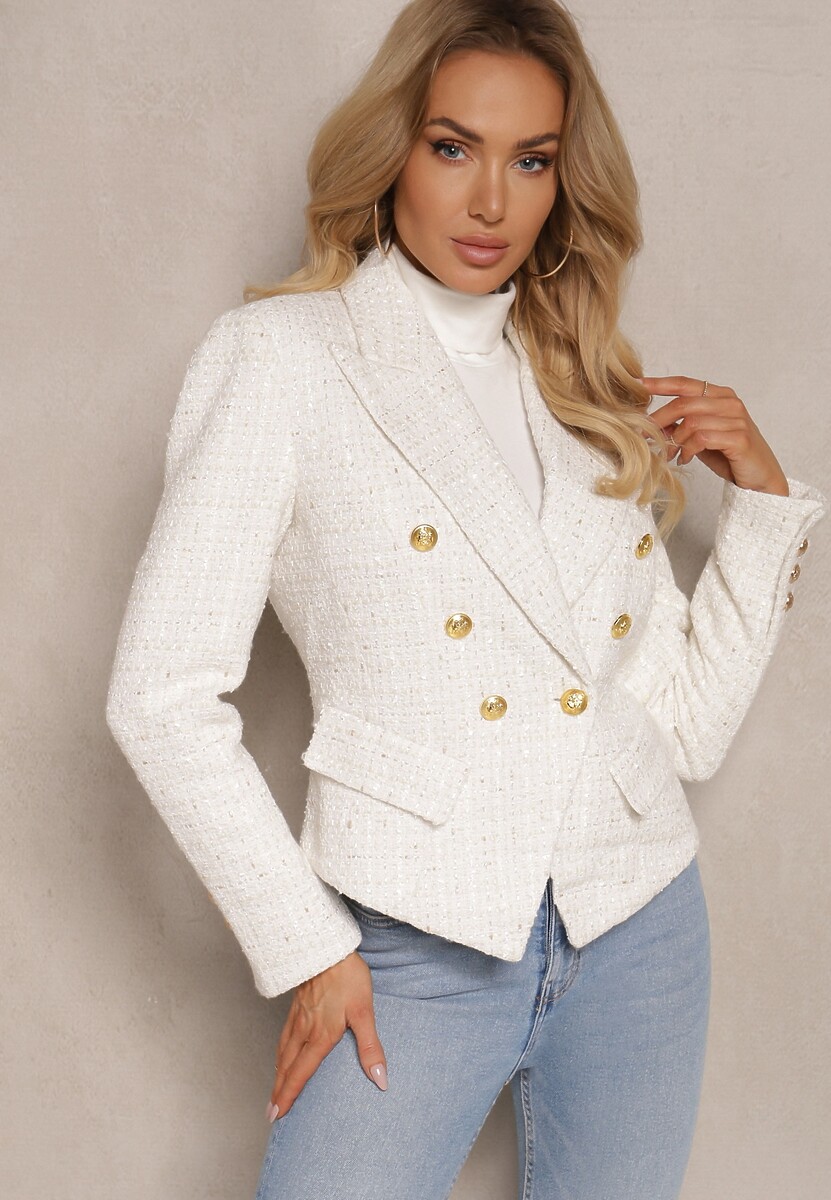 Czarna Taliowana Marynarka z Ozdobnymi Guzikami i Usztywnieniem w Ramionach Azinnara