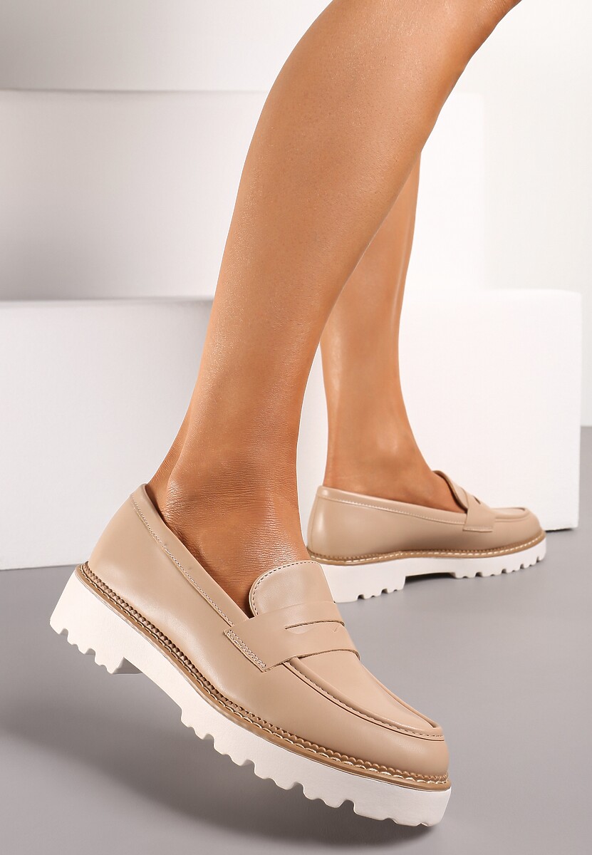Jasnobeżowe Casualowe Mokasyny na Płaskiej Podeszwie z Ozdobnym Paskiem Apahida