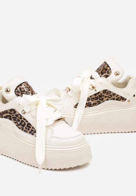 Panterkowe Sneakersy na Platformie Ozdobione Nitami i Metalicznymi Elementami Azista