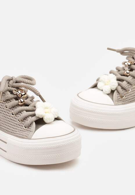 Jasnoszare Trampki na Platformie z Ażurową Cholewką i Aplikacjami 3D Leniri
