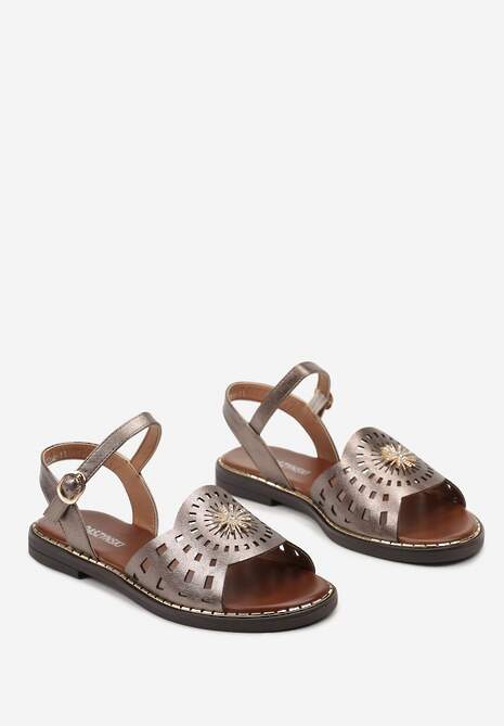 Srebrno-Brązowe Sandały na Płaskiej Podeszwie z Ażurowym Zdobieniem i Cyrkoniami Zapinane Wokół Kostki Adielle