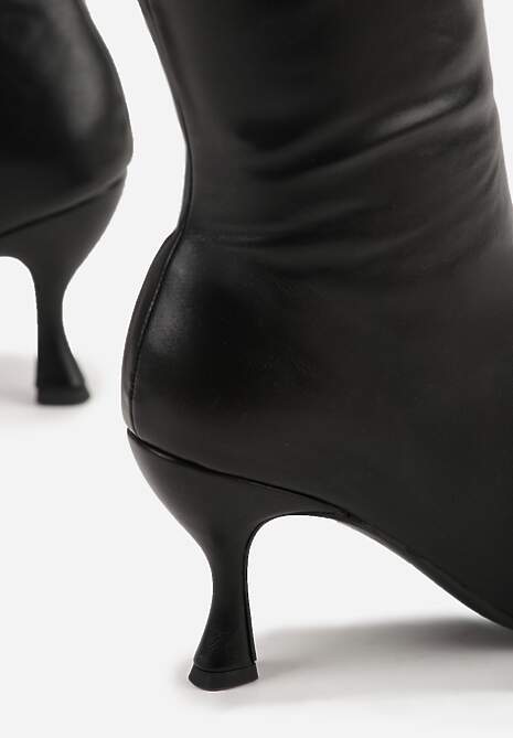 Czarne Marszczone Kozaki Vices na Obcasie Typu Kaczuszka Miomadia