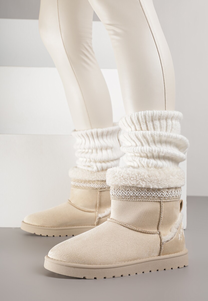 Beżowe Śniegowce o Wsuwanym Fasonie z Haftem i Futrem przy Cholewce Mevinadia