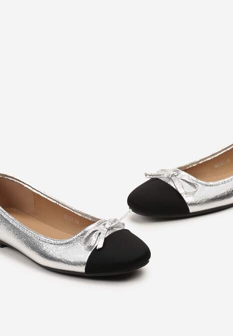 Srebrne Połyskujące Balerinki z Brokatową Kokardką i Kontrastowym Noskiem Saisa