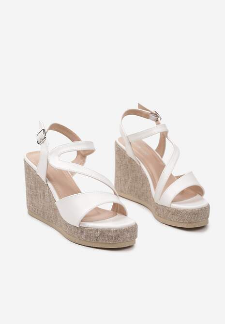 Białe Sandały z Ekoskóry na Koturnie Zapinane na Sprzączkę Moanis