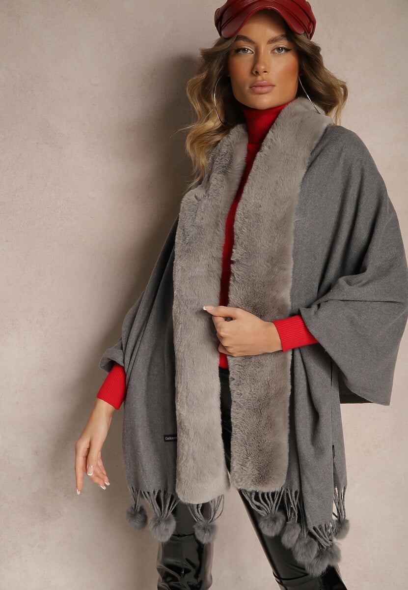 Szary Szalik Narzutka o Prostokątnym Fasonie z Futerkiem i Pomponami Taqan