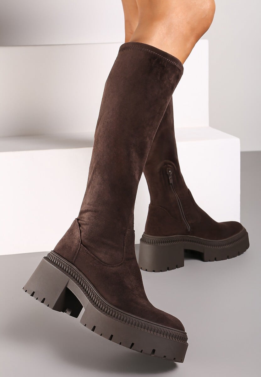 Ciemnobeżowe Długie Kozaki z Elastyczną Cholewką na Grubej Tłoczonej Podeszwie Hantrine