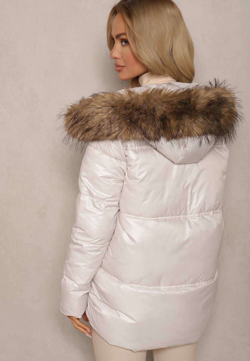 Biała Asymetryczna Kurtka z Kapturem z Futrem z Możliwością Odpięcia Zineira