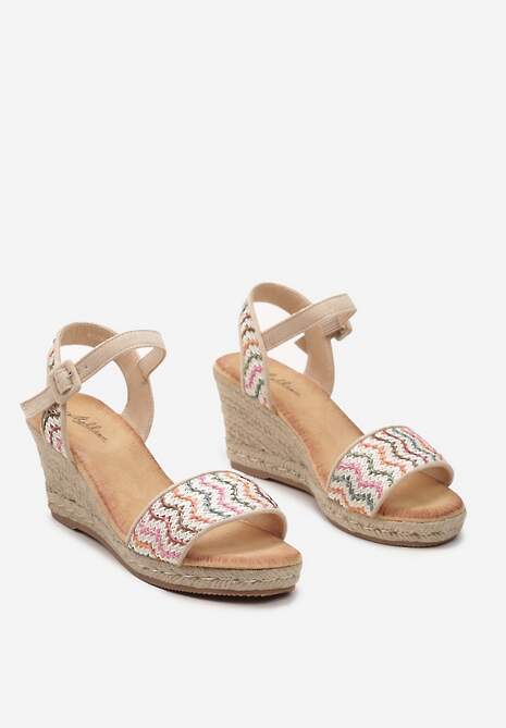 Beżowe Sandały z Plecionką z Juty na Koturnie i Ozdobnie Wyszywanymi Paskami Etrapivia