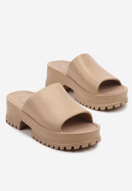 Ciemnobeżowe Klapki na Platformie i Słupku z Tłoczeniem Nimiorelle