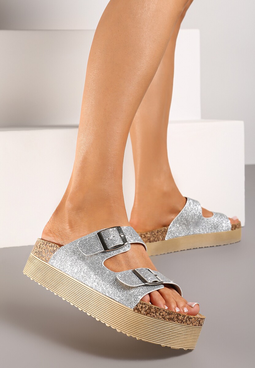 Srebrne Klapki na Platformie z Korkową Wstawką i Klamrami Ozdobione Brokatem Sumeria