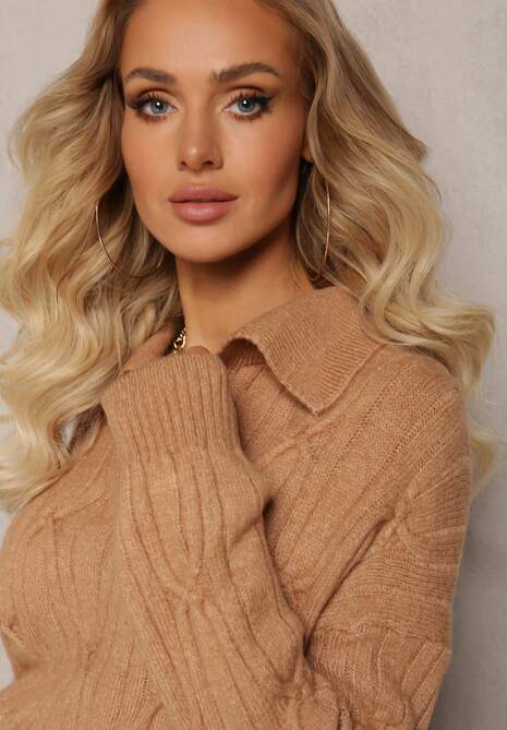 Brązowy Sweter z Dekoltem w Serek i Ozdobnym Splotem Travissa