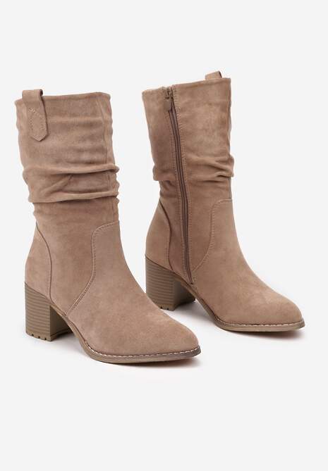 Ciemnobeżowe Botki o Fasonie Kowbojek z Marszczoną Cholewką za Kostkę Alfzara