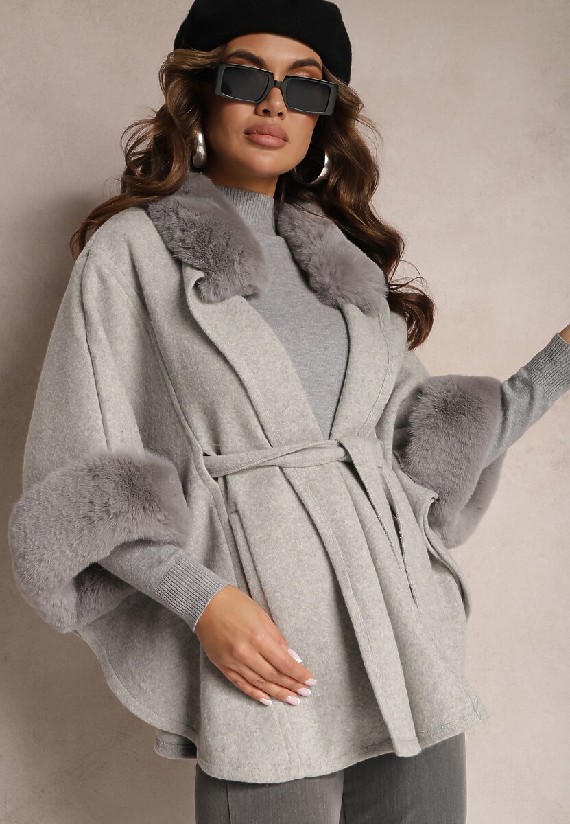 Beżowy Płaszcz Ponczo z Wiskozy z Paskiem i Futerkiem Roymessa