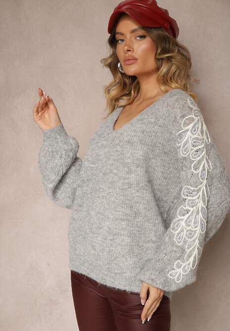 Szary Sweter z Wełną Zdobiony Haftem z Bufiastymi Rękawami i Dekoltem w Serek Senaleth