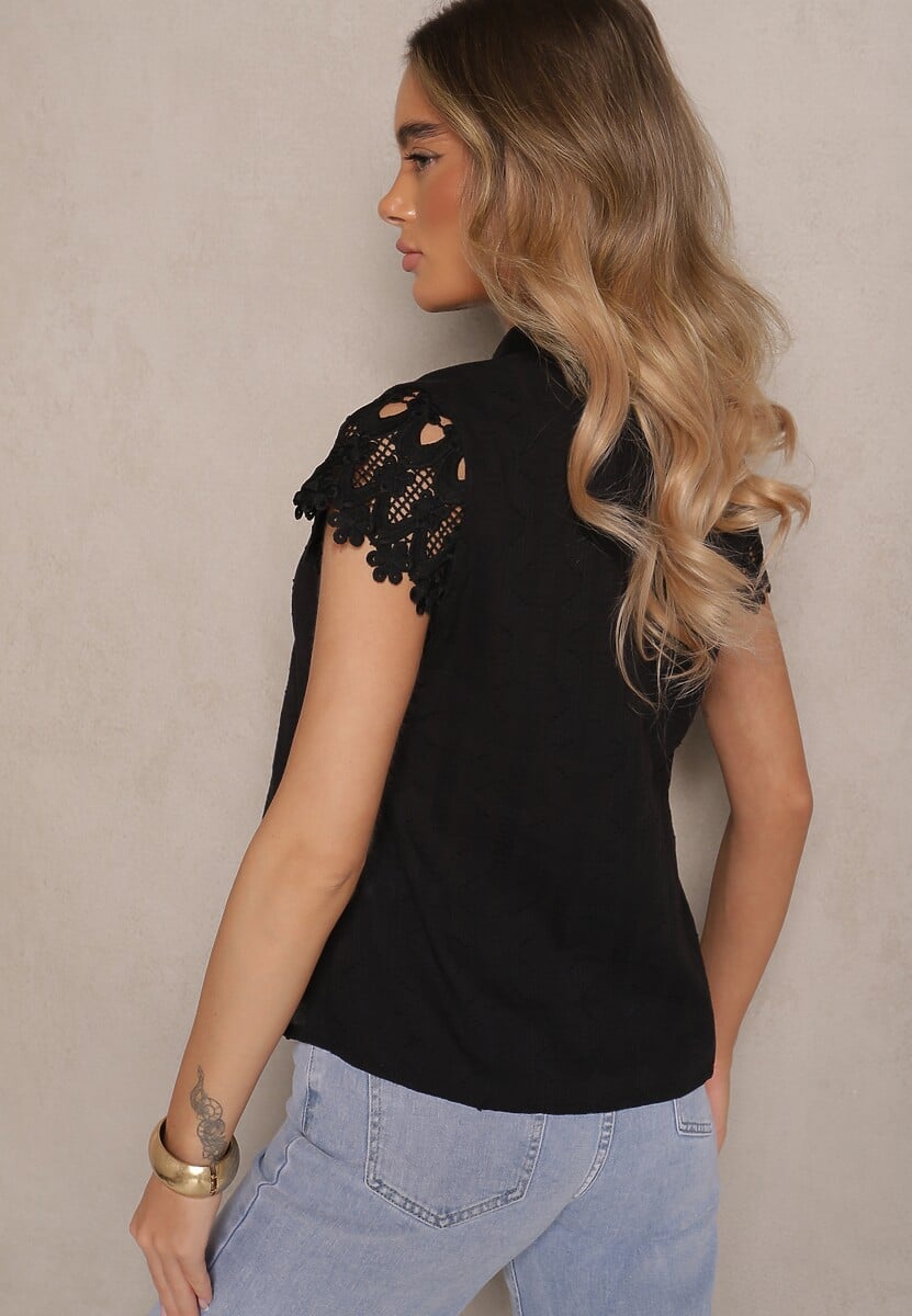 Czarna Bluzka z Tłoczonej Tkaniny z Bawełny Zdobiona Koronką Adivlolla